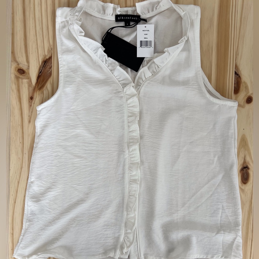 White Gibsonlook ruffle neck sleeveless blouse